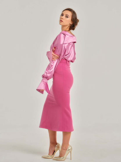 Tia Dorraine Sweet Desire Flared Midi Skirt This beautiful trumpet shaped midi skirt is a chic take on a timeless silhouette. Designed from stretch crepe, it sits comfortably high on the waist and skims the figure to a midi flared hemline finish. This inv